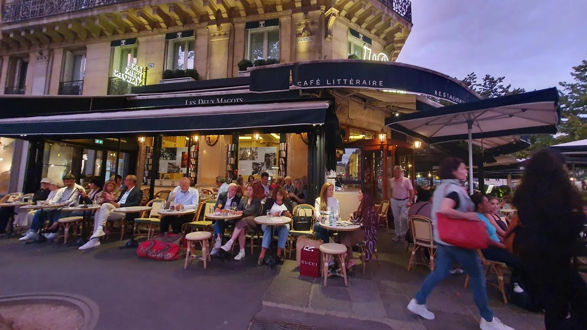 Gare Montparnasse,gorgeous Place, Center ,close To Eiffel Tour And Louvre Meusm , Front Metro
