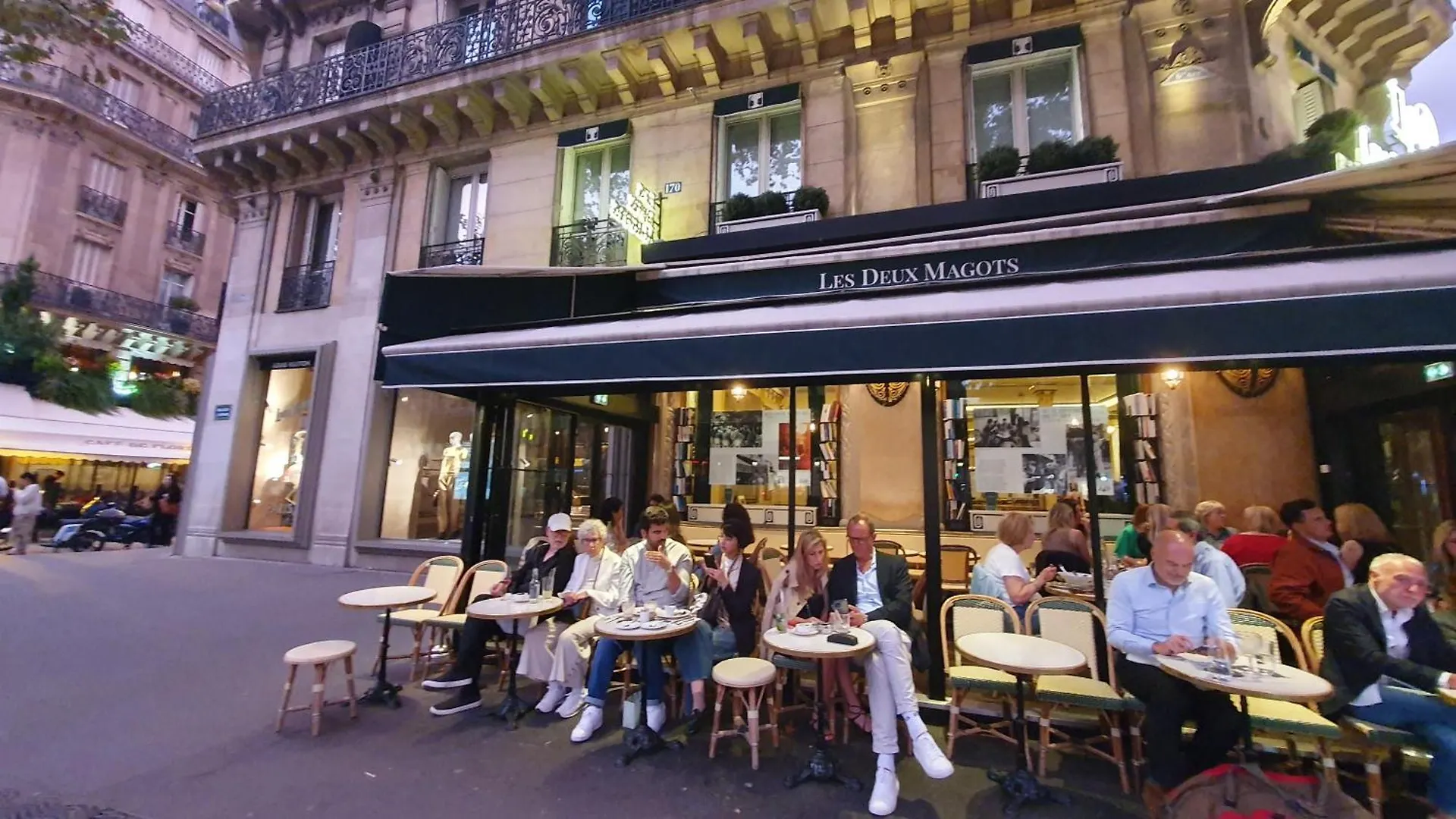 Gare Montparnasse,gorgeous Place, Center ,close To Eiffel Tour And Louvre Meusm , Front Metro Párizs